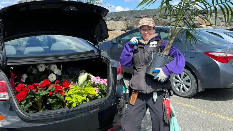 Serres St-Élie_Camion de livraison_Végétaux